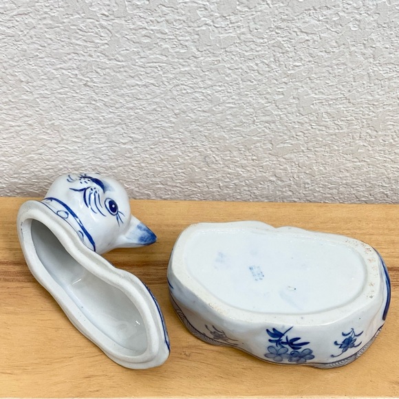 Vintage Blue & White Chinoiserie Porcelain Cat Trinket Box - Picture 12 of 12